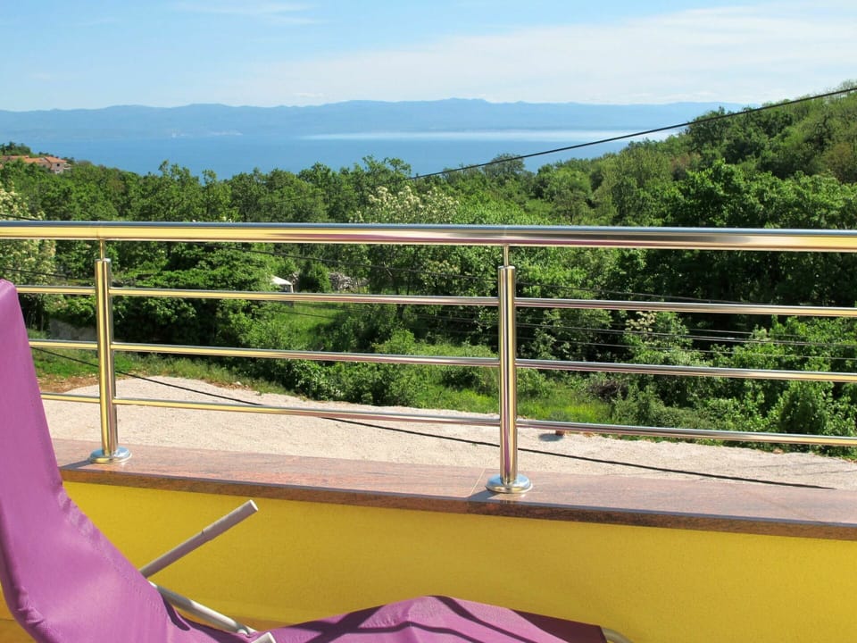 Property, Leisure, Vacation, Tree, Shade, Balcony, Landscape, House, Plant, Metal