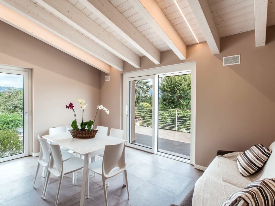 Property, Room, Ceiling, Interior Design, Building, Furniture, House, Real Estate, Living Room, Floor