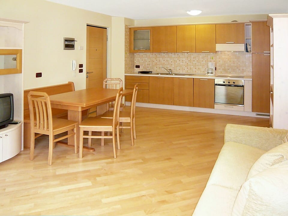 Room, Floor, Property, Furniture, Wood Flooring, Building, Interior Design, Hardwood, House, Flooring