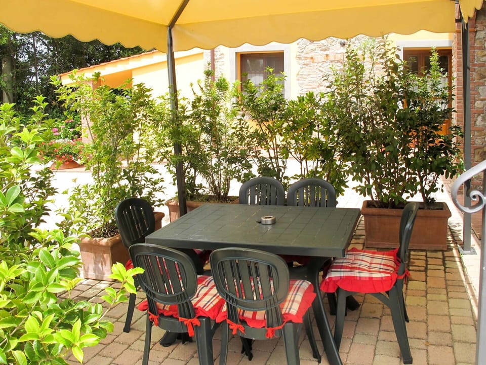 Property, House, Real Estate, Outdoor Table, Patio, Tree, Backyard, Room, Table, Grass