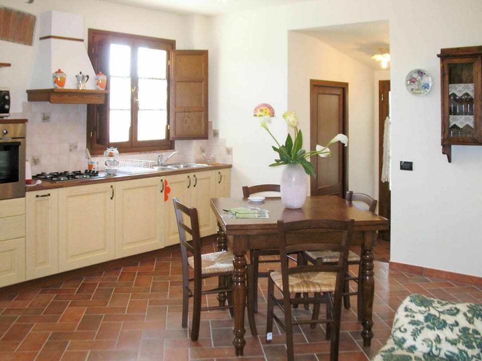 Room, Property, Furniture, Building, Kitchen, Floor, House, Interior Design, Table, Real Estate
