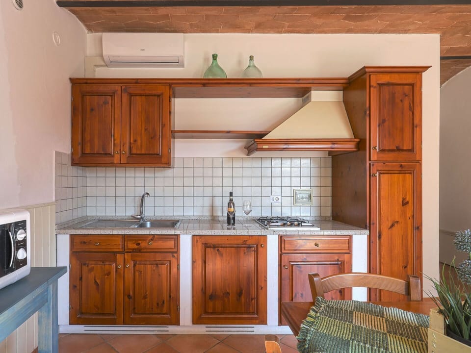 Brown, Countertop, Cabinetry, Kitchen Sink, Property, Sink, Furniture, Building, Tap, Wood