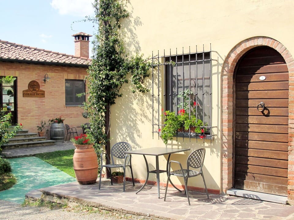 Property, House, Building, Real Estate, Facade, Architecture, Courtyard, Home, Residential Area, Door