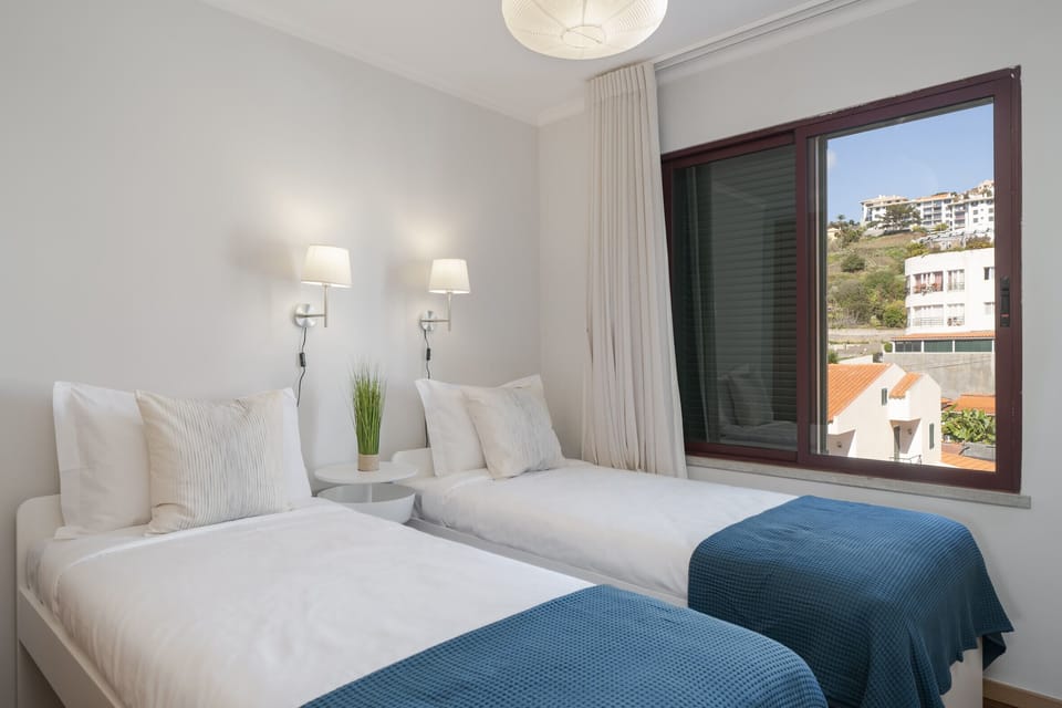Bedroom with double bed