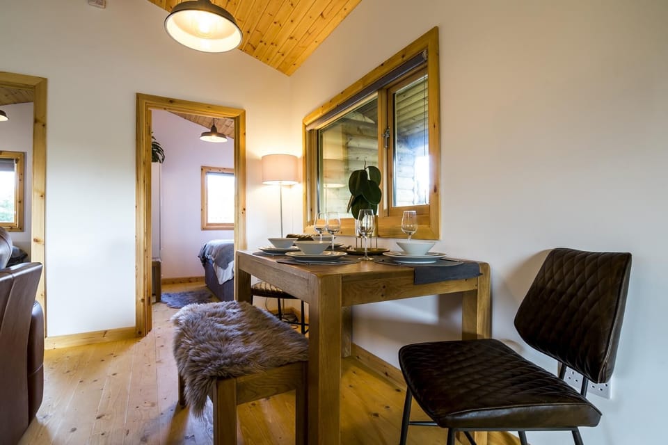 Laurel Lodge - 2 Bedroom Log Cabin - St Florence (367)