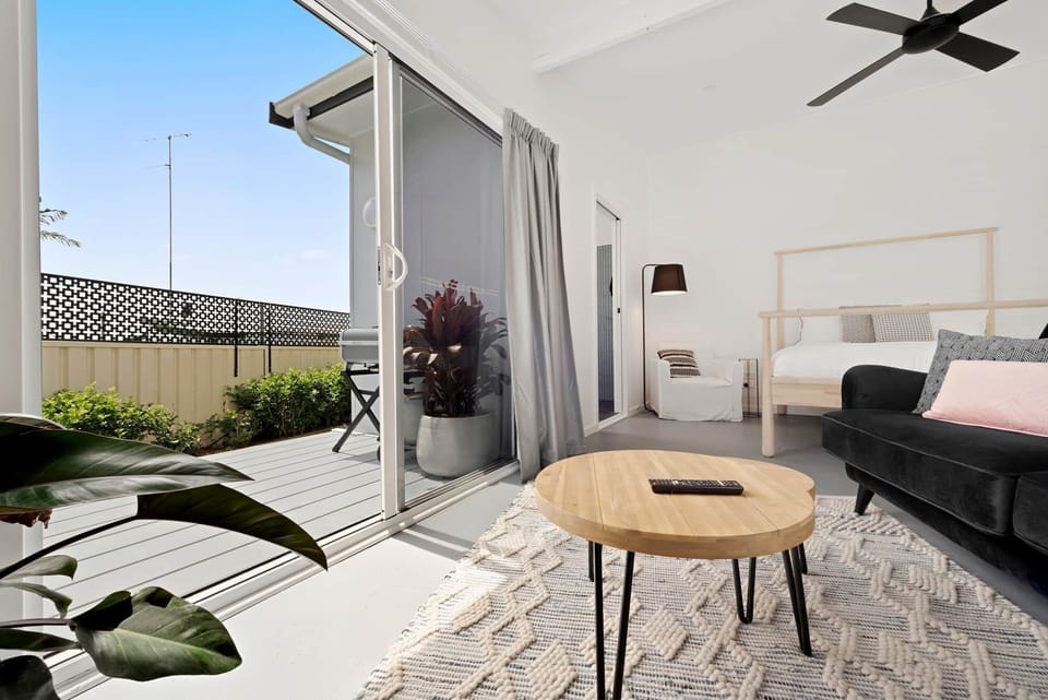 Open Plan Living - Studio Ocean Breeze, Huskisson, www.southcoastholidayretreats.com