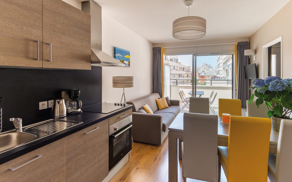 This unit MAY feature a balcony or terrace - please do let us know if you'd like to request this!