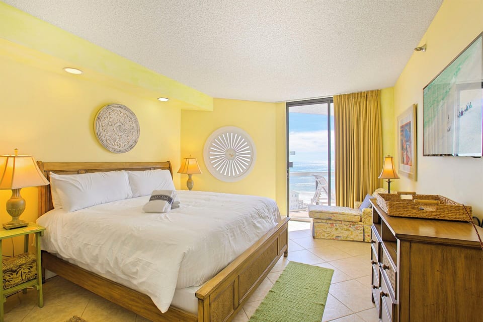 20-Surfside-803-Master-Bed