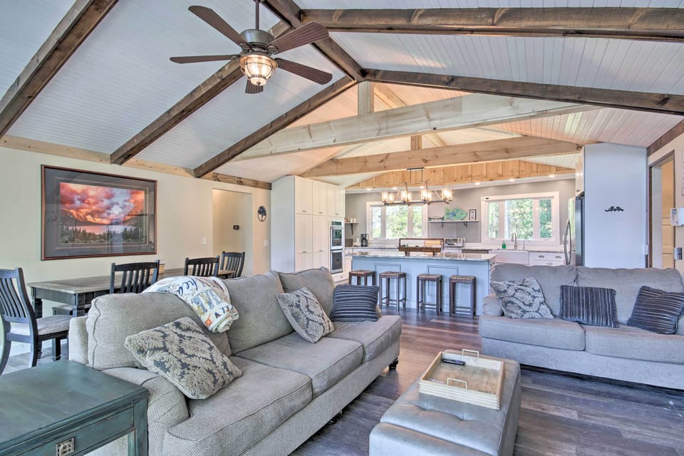 Main Living Space | Air Conditioning | Ceiling Fans | Central Heating