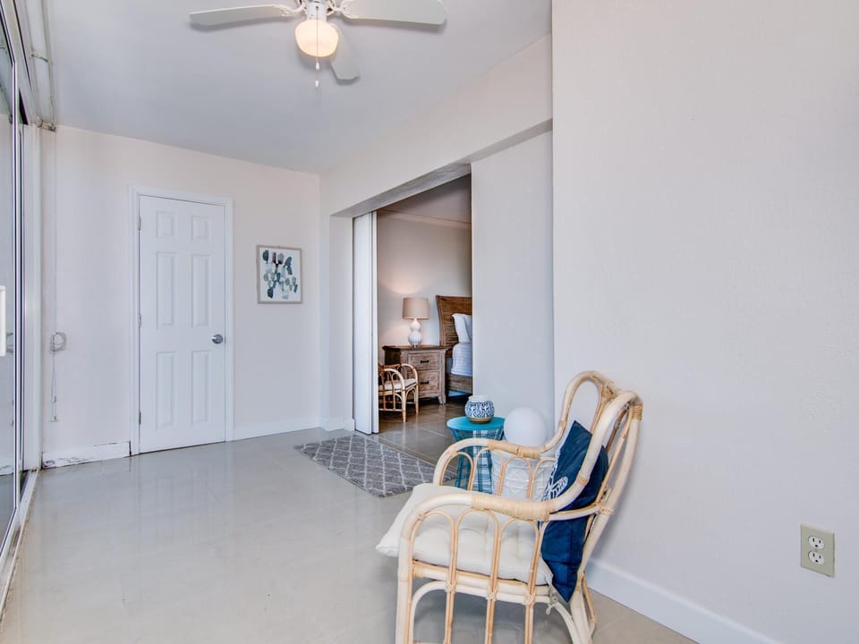 Harbourlight Towers 307 - Relax and Enjoy the beachfront views from Inside