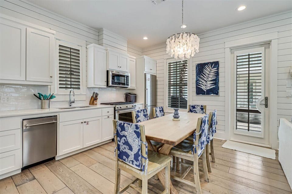 Dining Room/Kitchen, 1st Floor