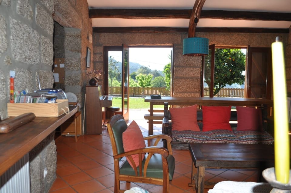Living room with view to the garden