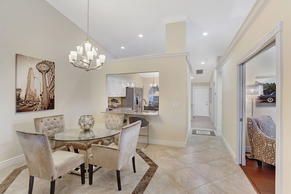 Dining room to kitchen