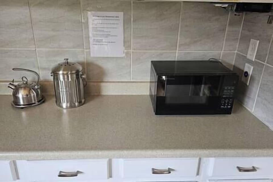 Kitchen appliances.