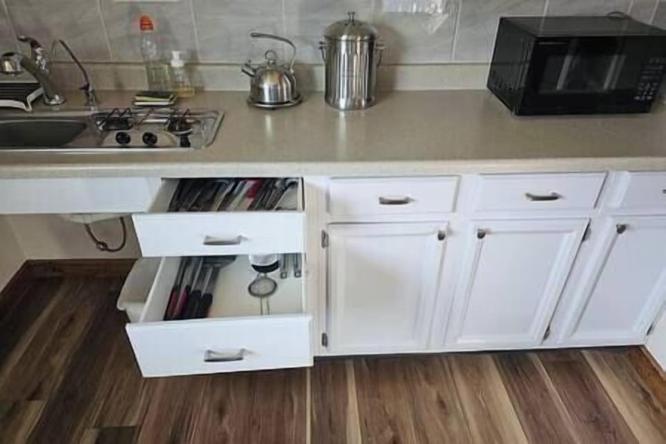 Kitchen (2)