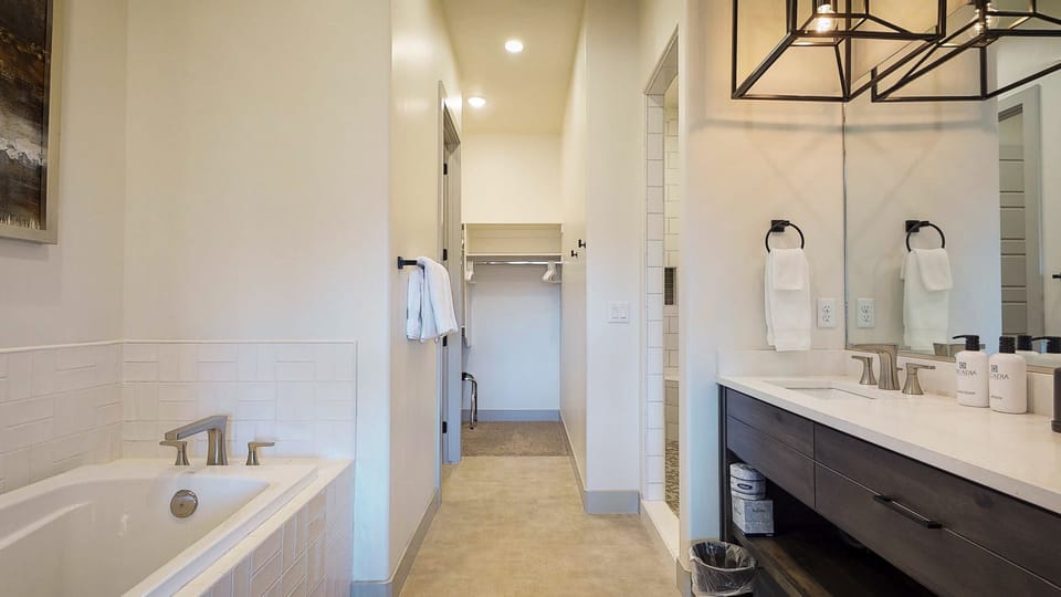 Bedroom 1 en suite