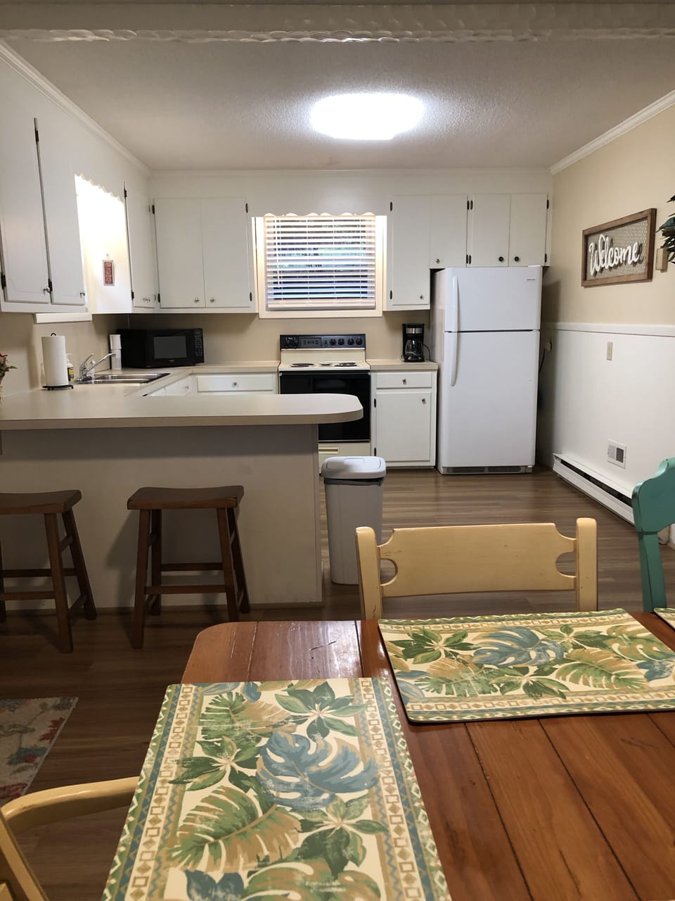 Kitchen & Dining