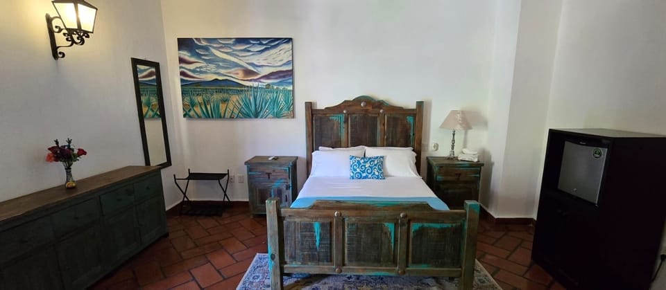 This is the Room you are renting. And not the Whole house.