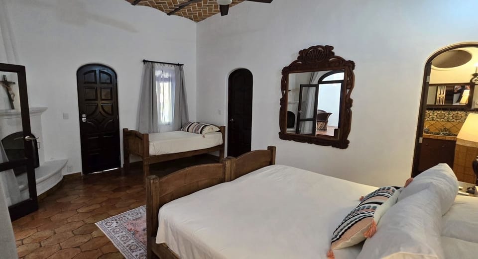 This is the Room you are renting. A king size bed, twin bed