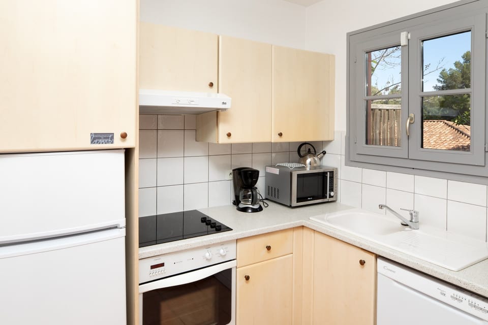 Hungry? Make a snack in your kitchenette!