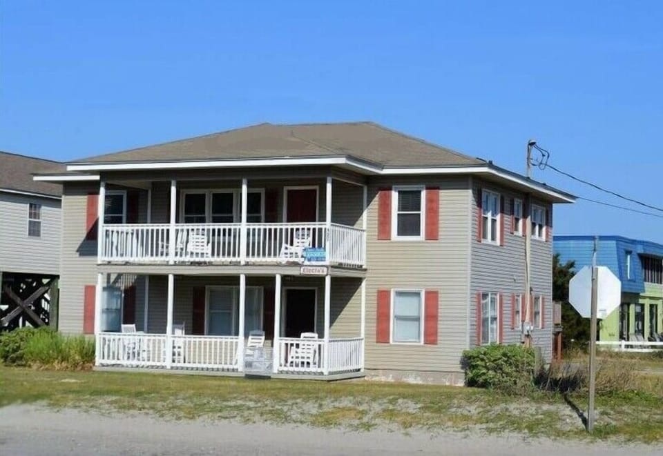 Welcome to Electa's Place