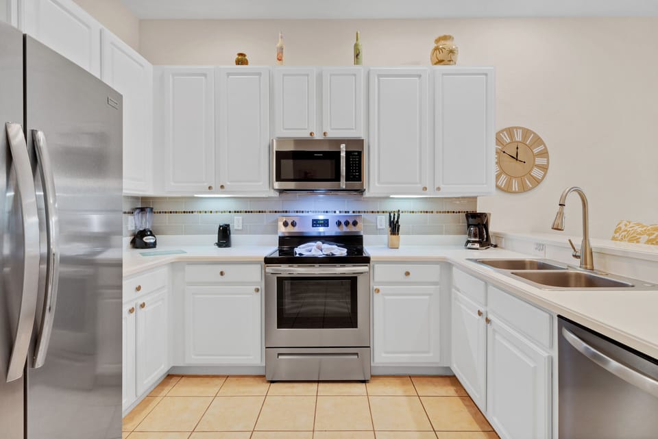 BRAND NEW kitchen appliances 