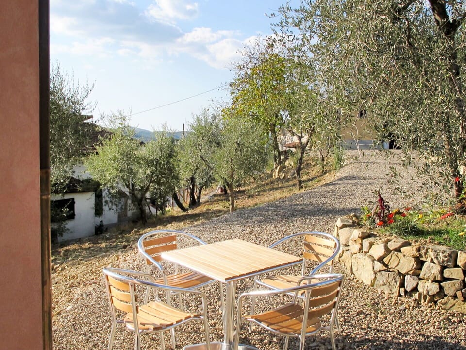 Property, Real Estate, Tree, Table, House, Yard, Room, Furniture, Backyard, Building