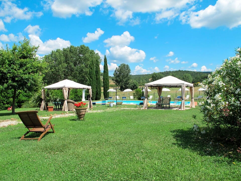 Garden, Outdoor Furniture, Resort, Shade, Leisure, Lawn, Eco Hotel, Landscaping, Tent, Park