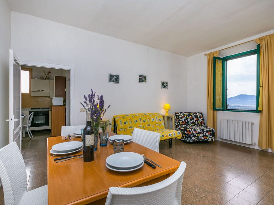 Table, Furniture, Couch, Plant, Comfort, Chair, Houseplant, Living Room, Wood, Floor