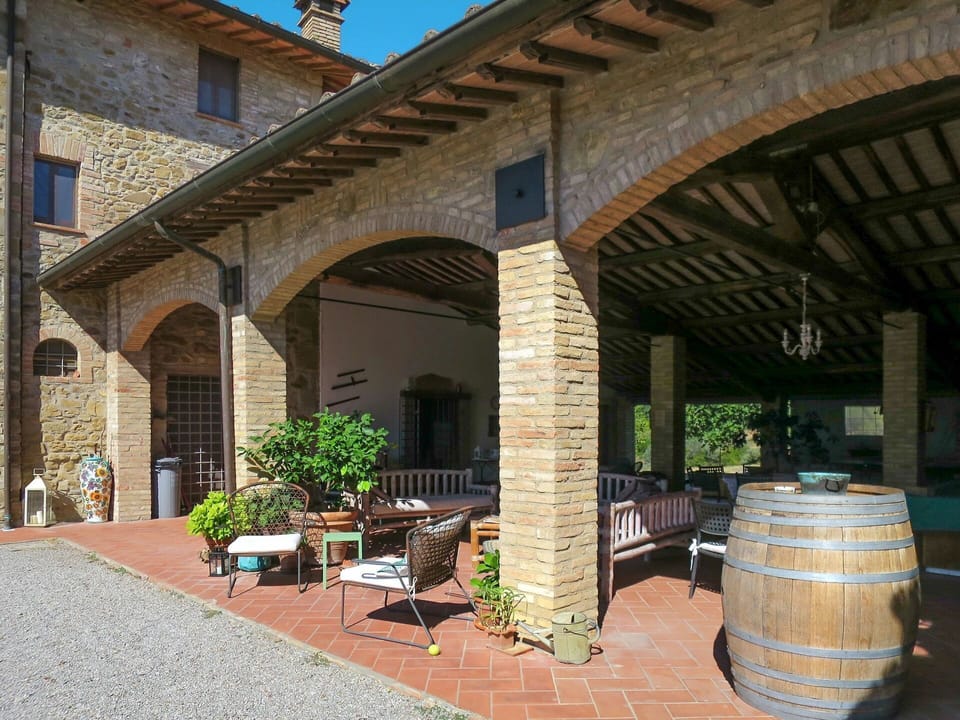 Property, Barrel, Brick, Real Estate, Beam, Roof, Outdoor Furniture, Brickwork, Flowerpot, Outdoor Table