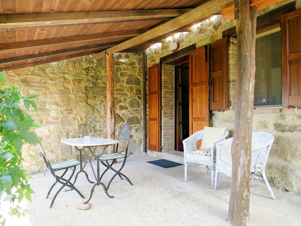 Property, Room, Building, House, Furniture, Real Estate, Table, Interior Design, Tree, Cottage