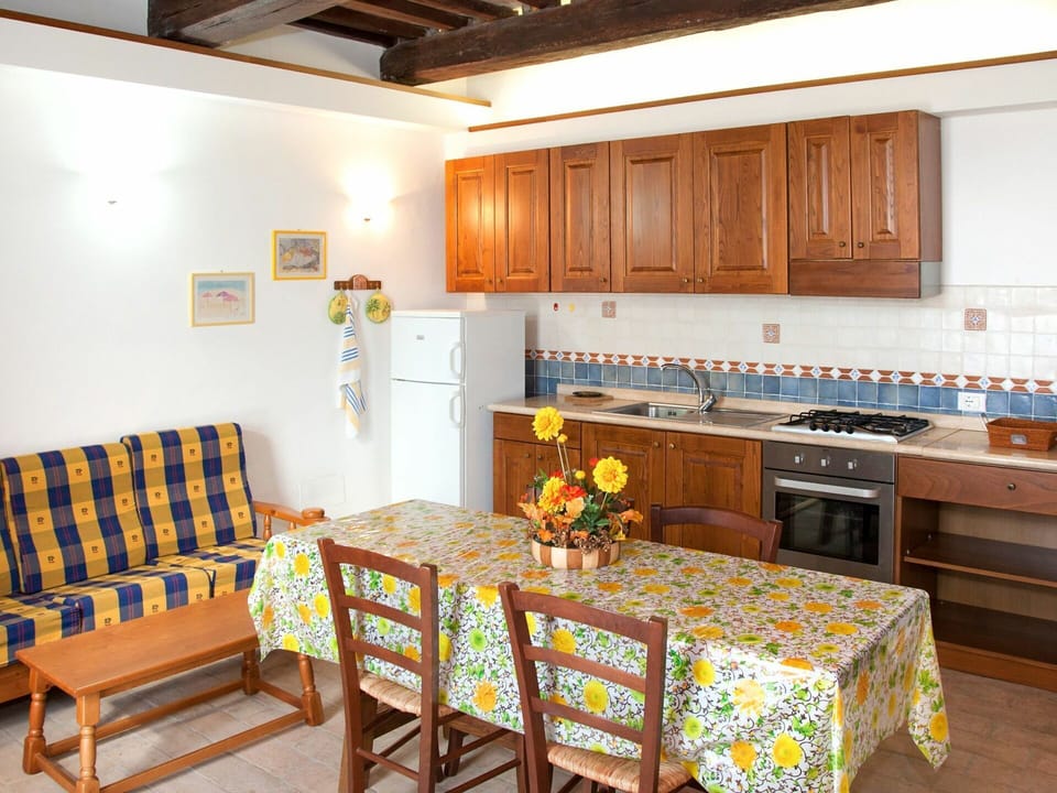 Room, Property, Furniture, Building, Interior Design, Yellow, House, Kitchen, Floor, Table
