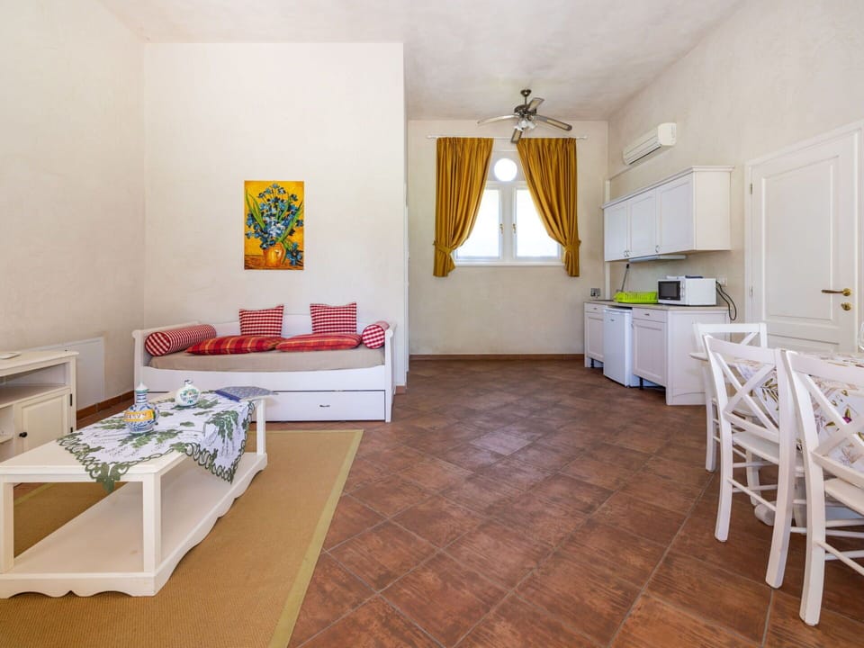 Property, Furniture, Window, Decoration, Wood, Interior Design, Flooring, Floor, Building, House