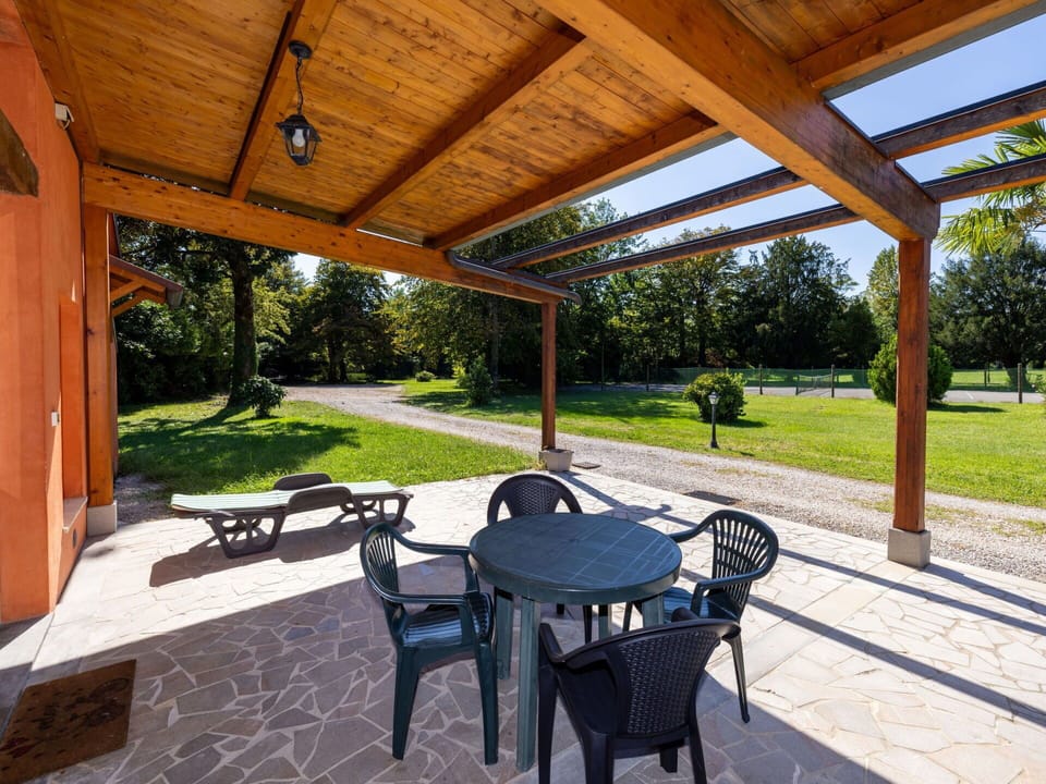 Plant, Property, Shade, Interior Design, Table, Tree, Wood, Leisure, Real Estate, Cottage
