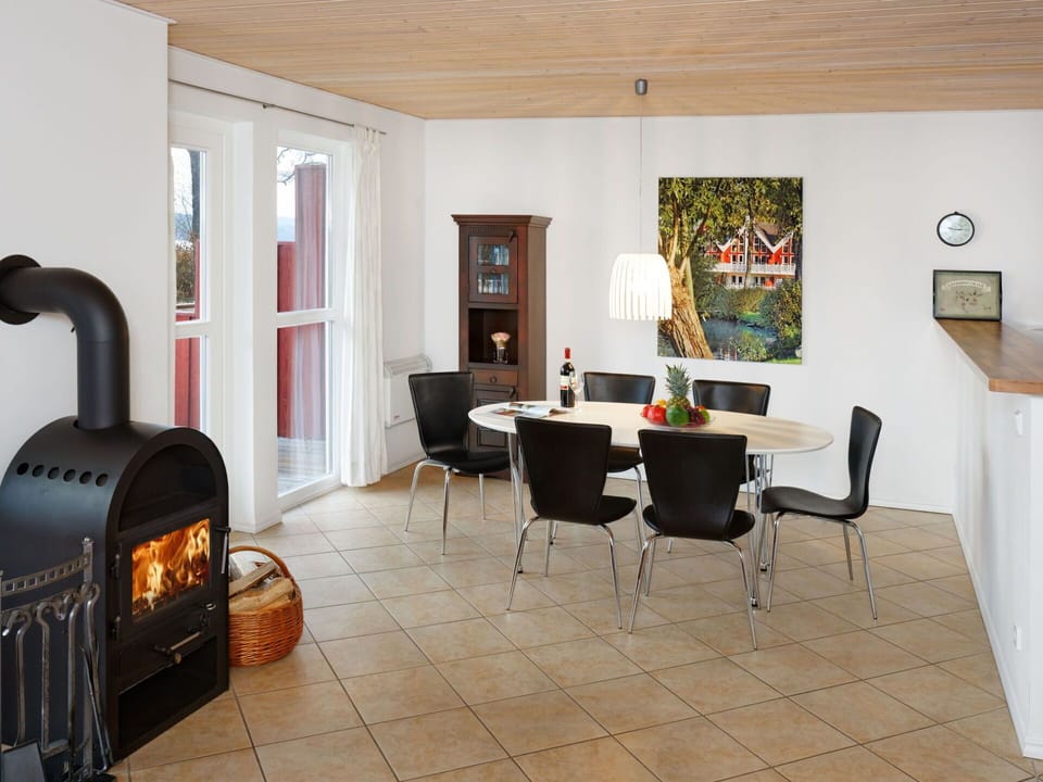 Table, Picture Frame, Orange, Wood, Interior Design, Building, Living Room, Flooring, Chair, Clock