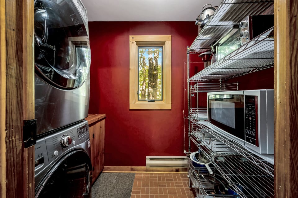 Pantry with washer/dryer