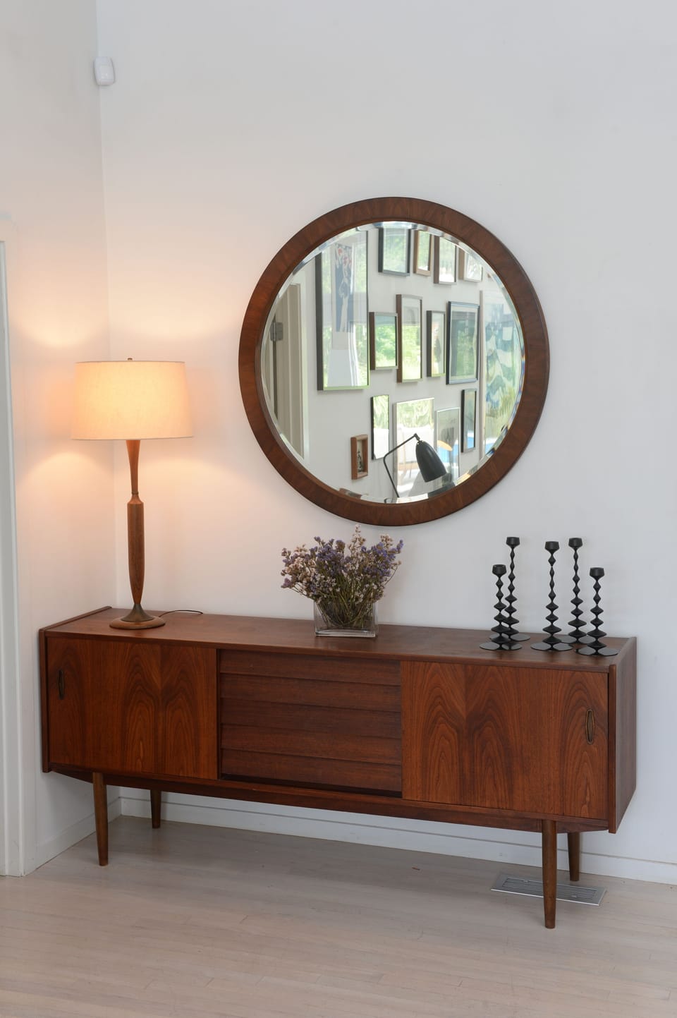 Entrance area with mid-century modern console