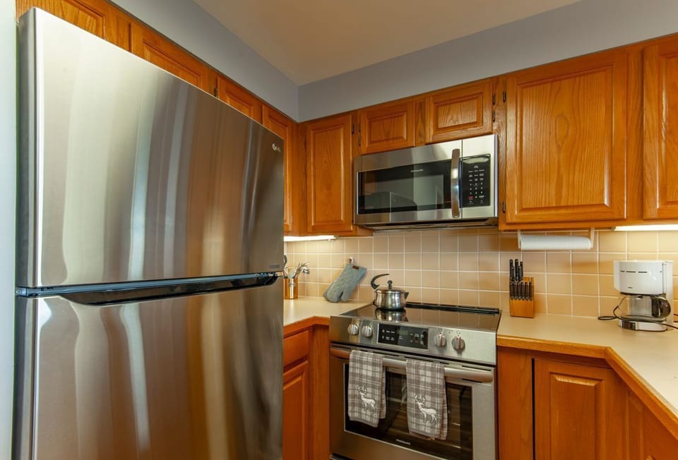 Fully equipped kitchen with new appliances!