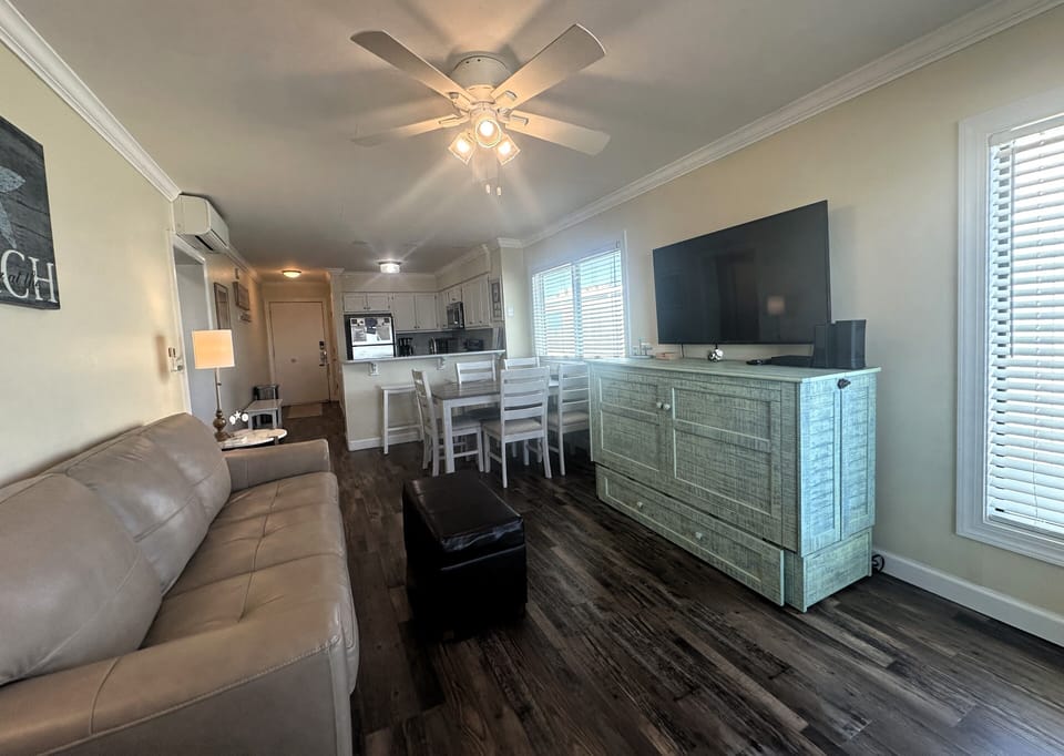End Unit with Lots of Windows