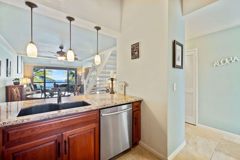 Open floor plan allowing for great  entertainment space.
