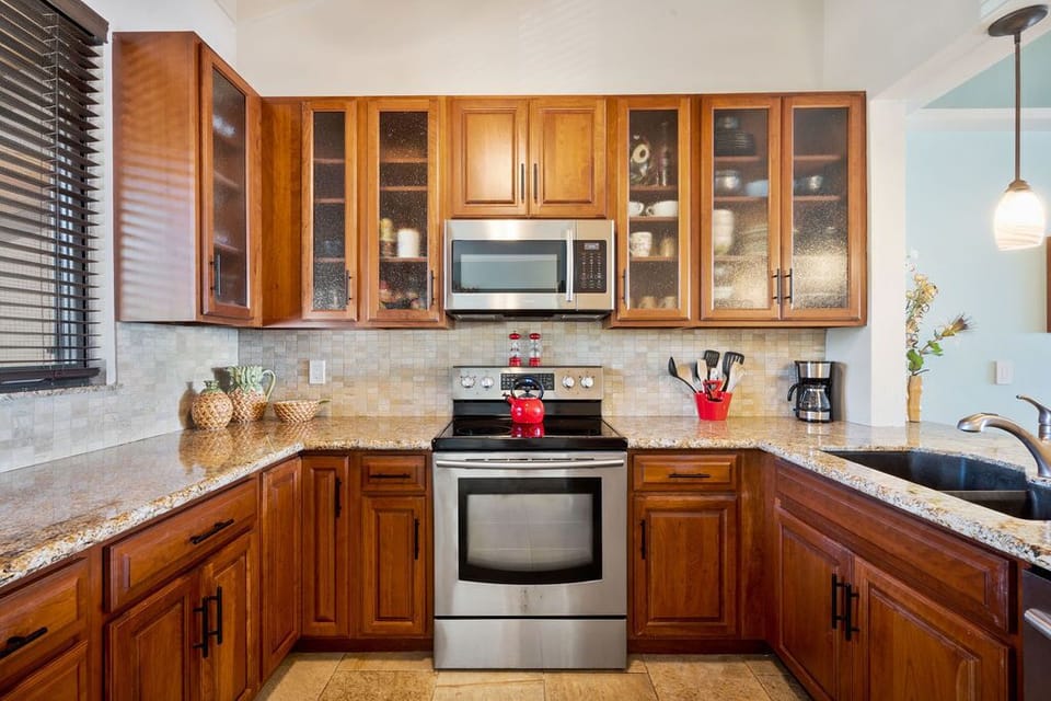 Full sized appliances and all of the small appliances needed to enjoy a quick meal or lovely homemade tropical meal.