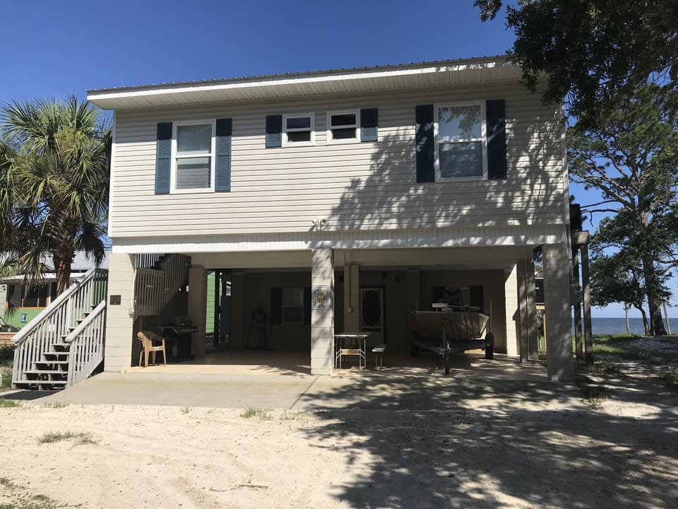 View of the house from driveway