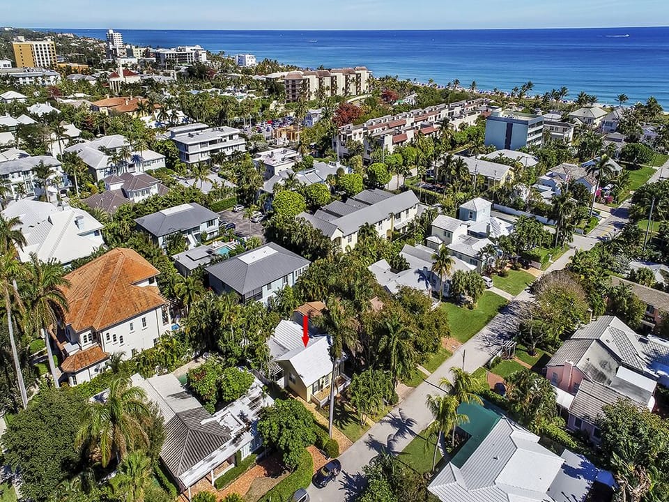 Just 1 1/2 blocks to the Atlantic Ocean