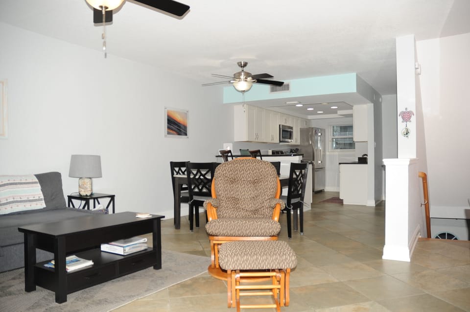 Living/Dining Area