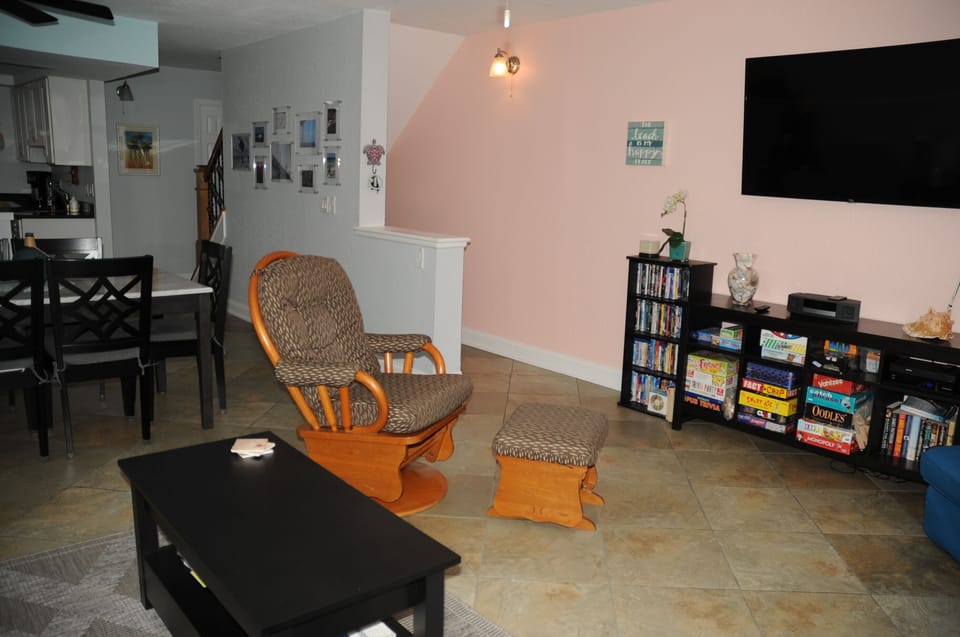 Living/Dining Area
