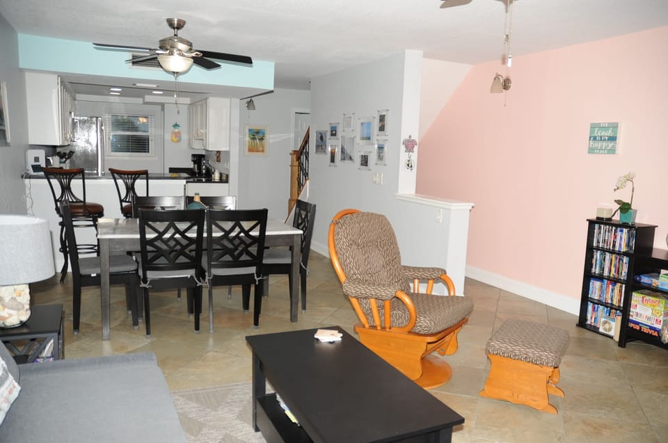 Living/Dining Area