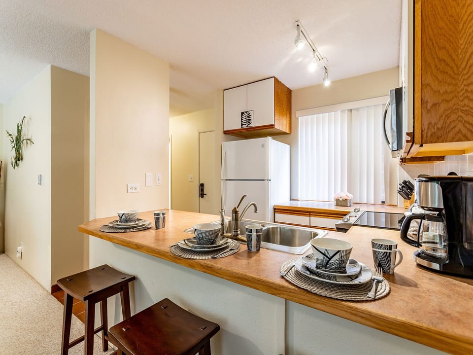 Kitchen - Countertop Seating For 3