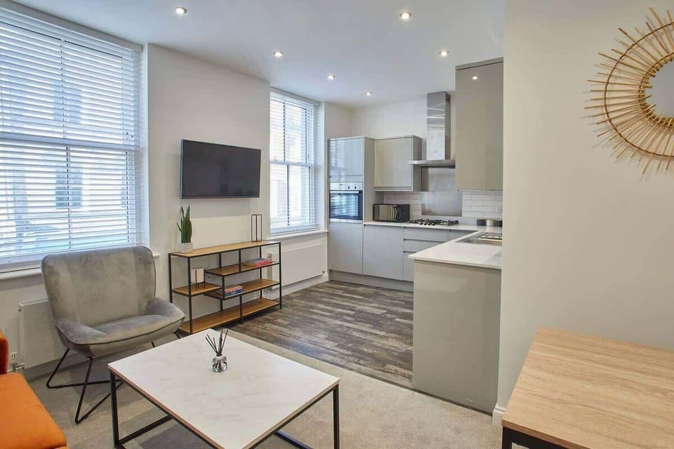 Apartment One, Hudsons Yard House, Whitby - Host & Stay