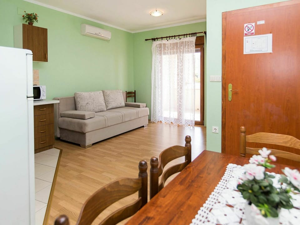 Room, Furniture, Property, Interior Design, Building, Floor, Wall, Bedroom, Suite, House