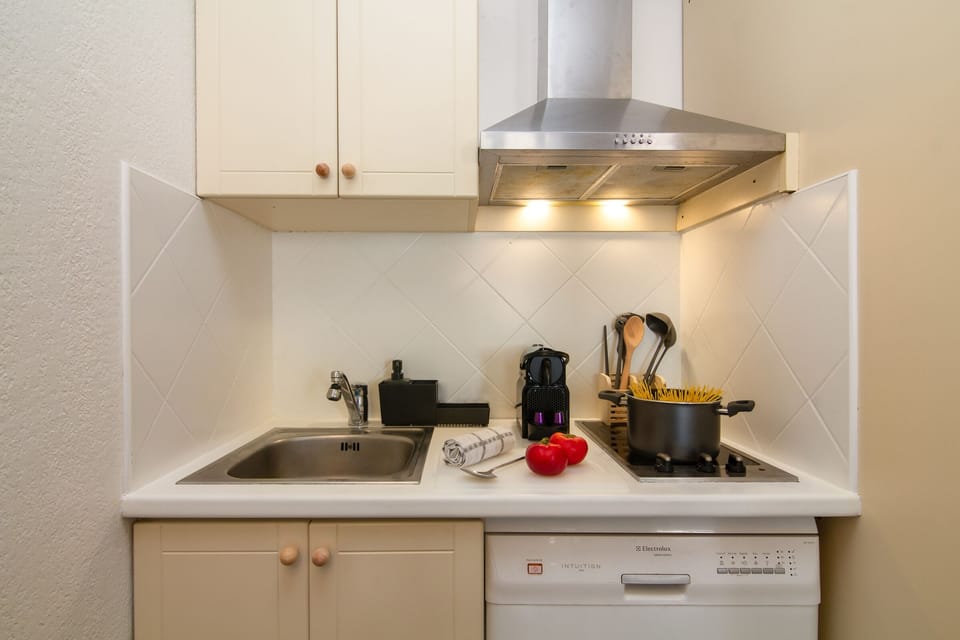 Well equipped kitchenette